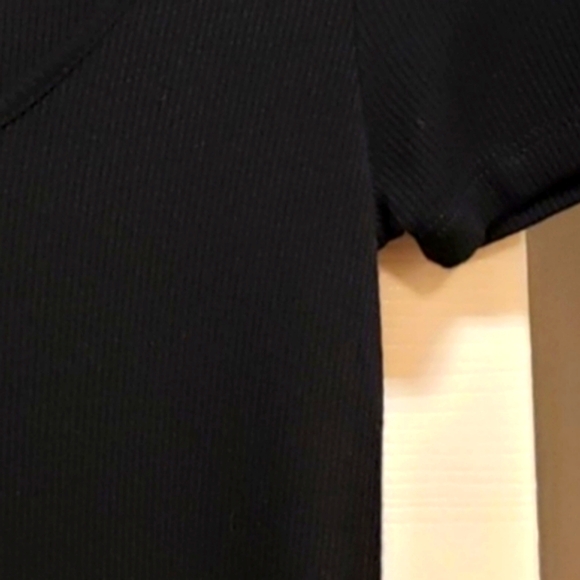 🐈‍⬛ Adorable Black Ribbed Snap Button Short Sleeve Midi Dress - MJ - Picture 2 of 7